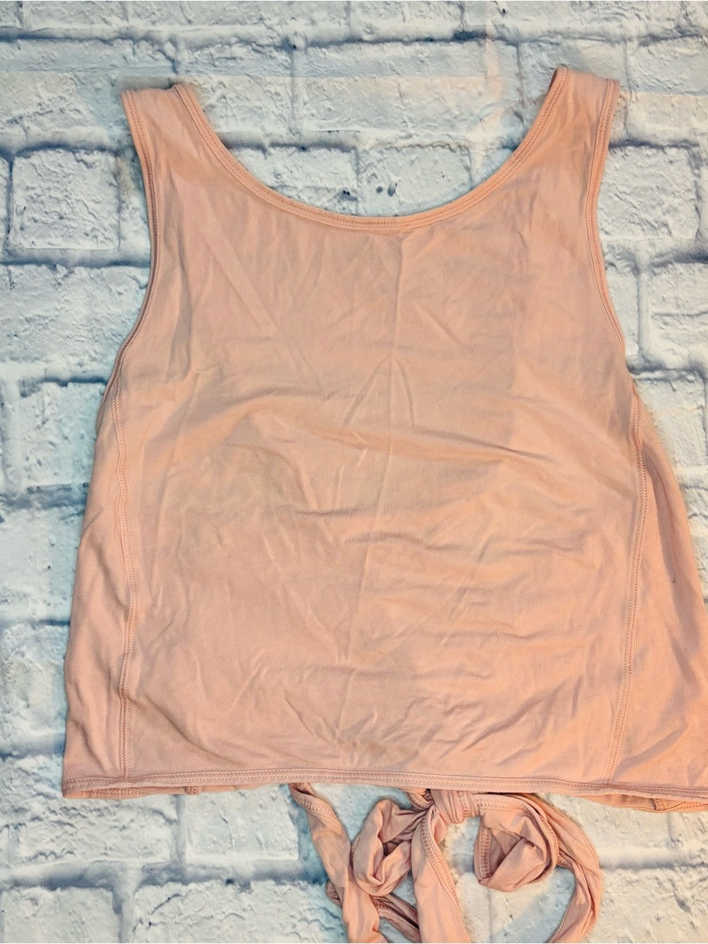 Lululemon Women’s Light Pink Cross Back Athletic Tank Fits like a Small